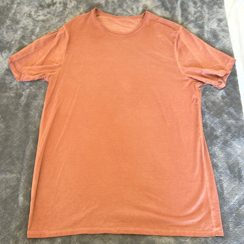 lululemon Fundamental T-Shirt
Orange Dye Vintage Plum